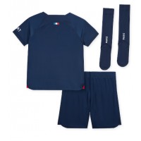 Billiga Paris Saint-Germain Barnkläder Hemma fotbollskläder till baby 2023-24 Kortärmad (+ Korta byxor)